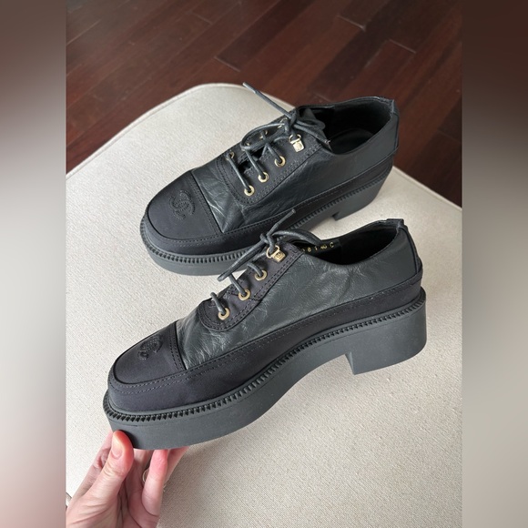 Chanel Loafers 21B Black CC Lace Up Oxford Platform Shoes EUR 40 US 9 - Picture 6 of 16